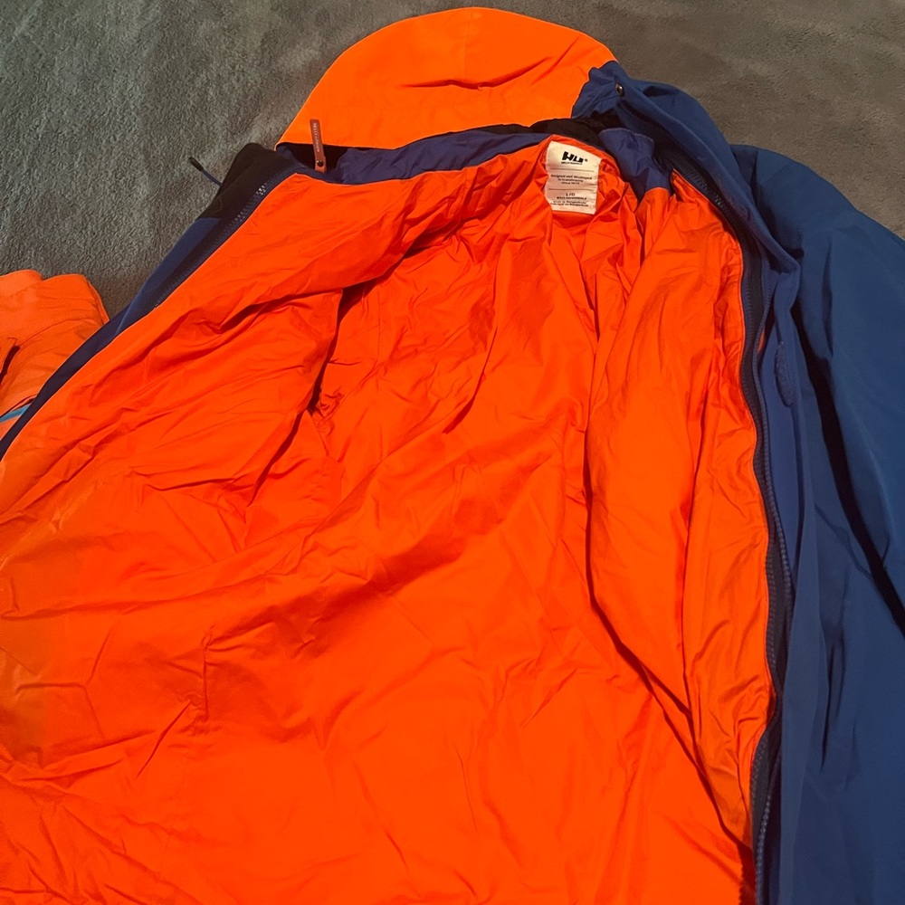 Helly Hansen Men’s Size Large ski outfit
